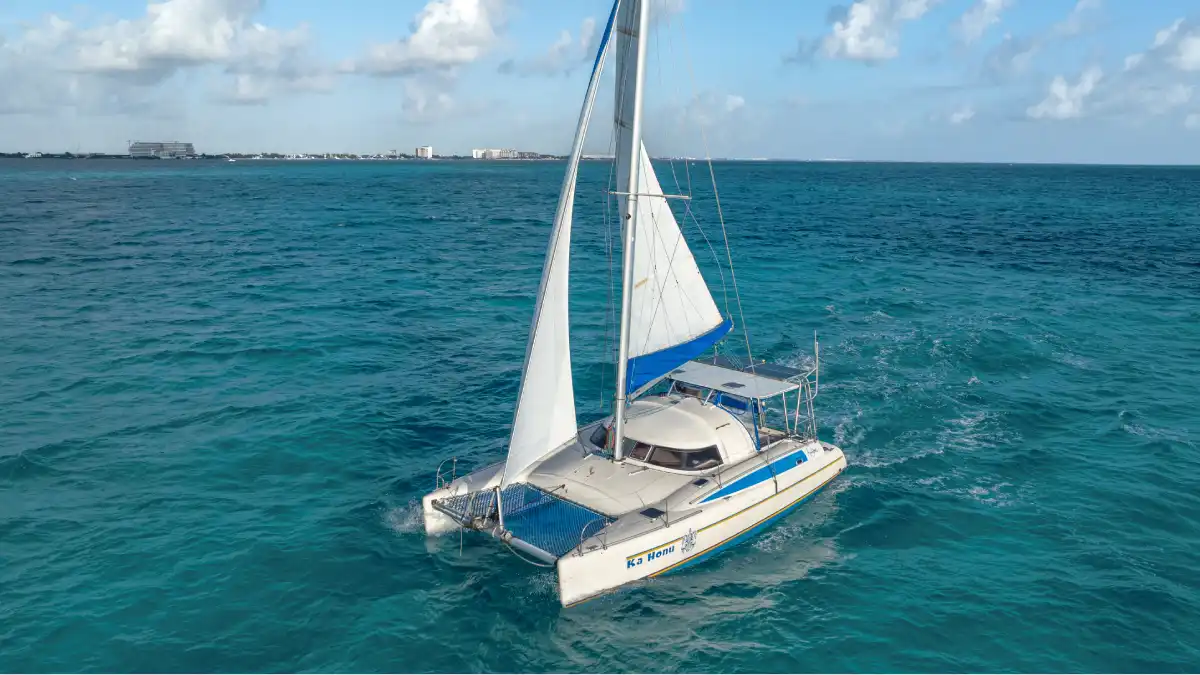 Catamaran Ka-Honu