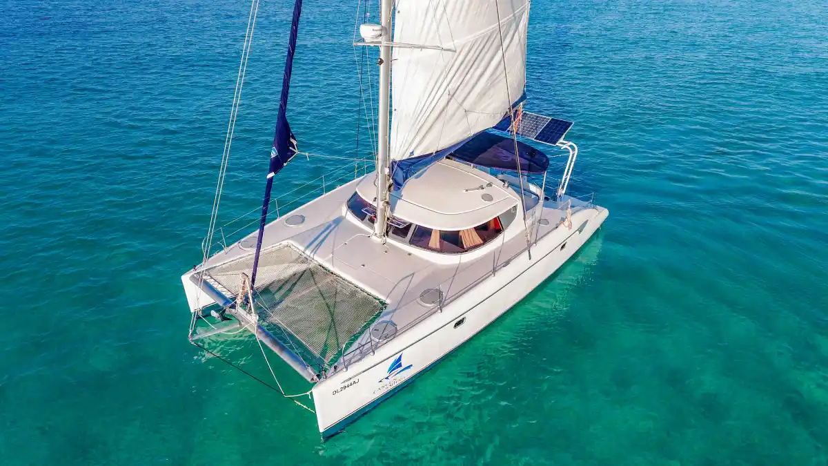 Catamaran Mango