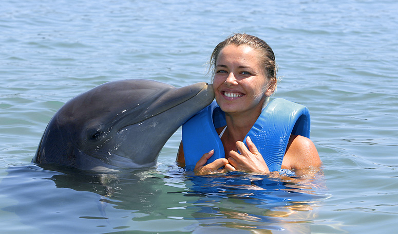 Kiss by a dolphin