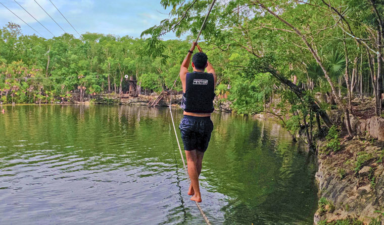 Visita y diversiÃ³n en el cenote