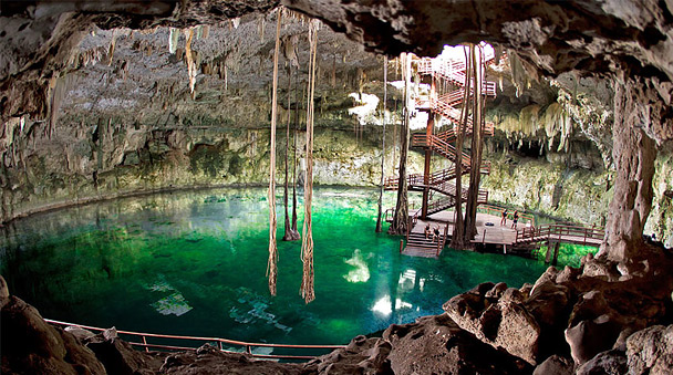 Cenote Maya