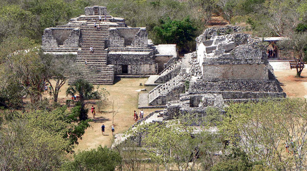 Mayan ruins buildings