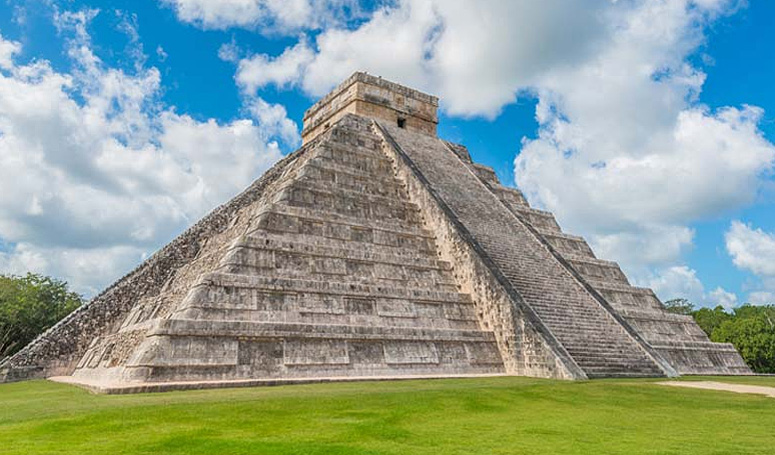 Chichen Itza Pyramid El Castillo