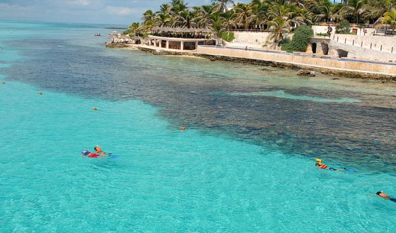 practica snorkel en parque Garrafon