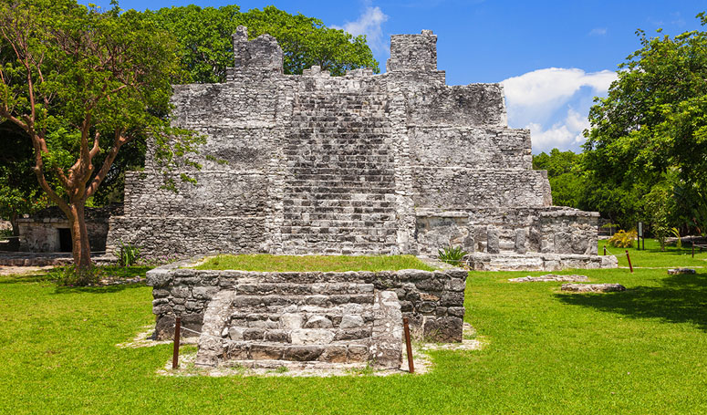 El Meco Ruins between Punta Sam and Puerto Juarez