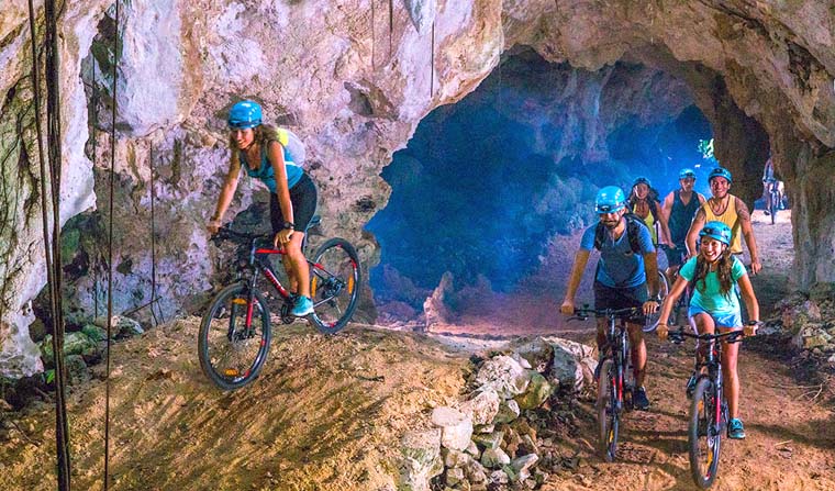 Bicicletas en Rio Secreto