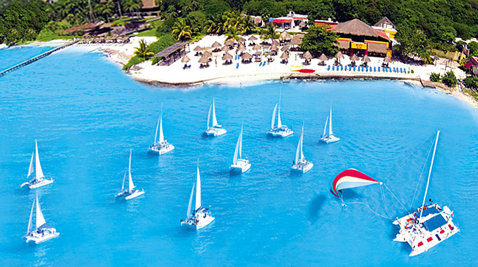 Tour Samba Catamaran desde Cancun a Isla Mujeres