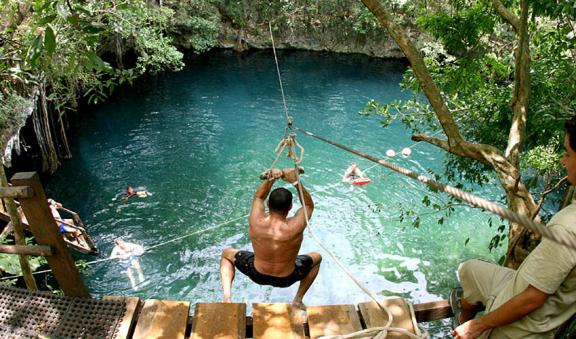 visita los cenotes en el parque selvatica