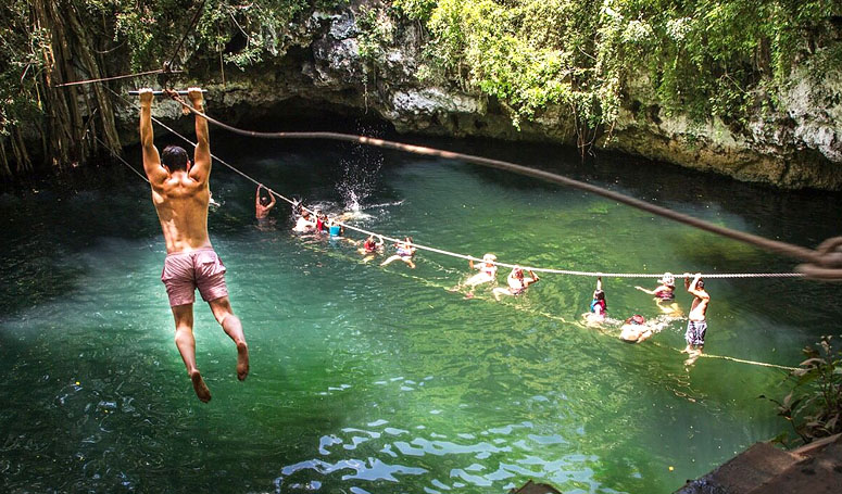 Vuela lejos y sumergete dentro de la tierra de los cenotes 