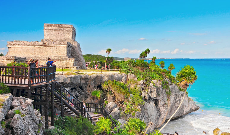 live the magic of the Mayan ruins of Tulum