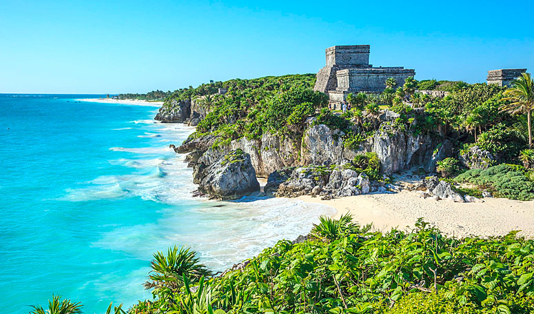 Tulum ruins by the sea