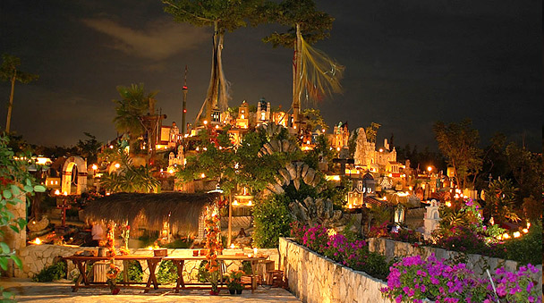 visita el Cementerio en Xcaret